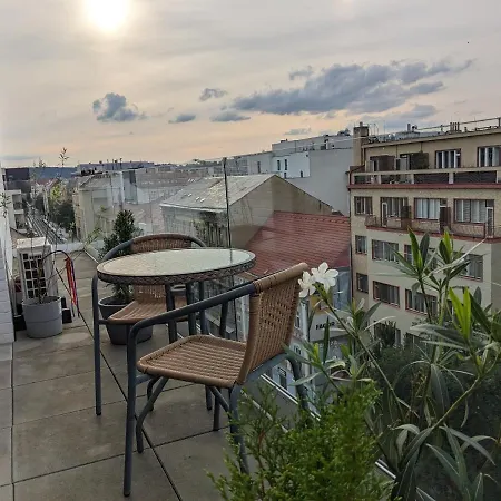 Cozy With Big Terrace In - Karlin شقة براغ