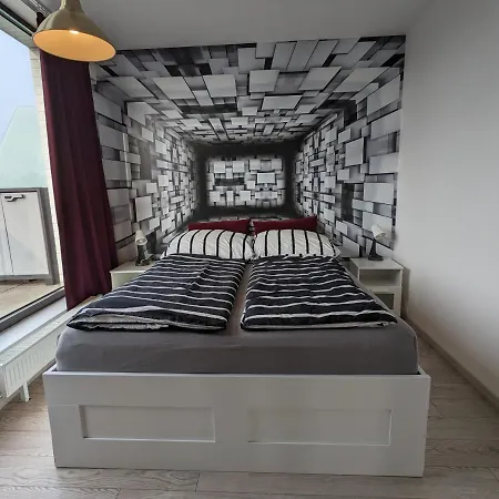 شقة Cozy With Big Terrace In - Karlin